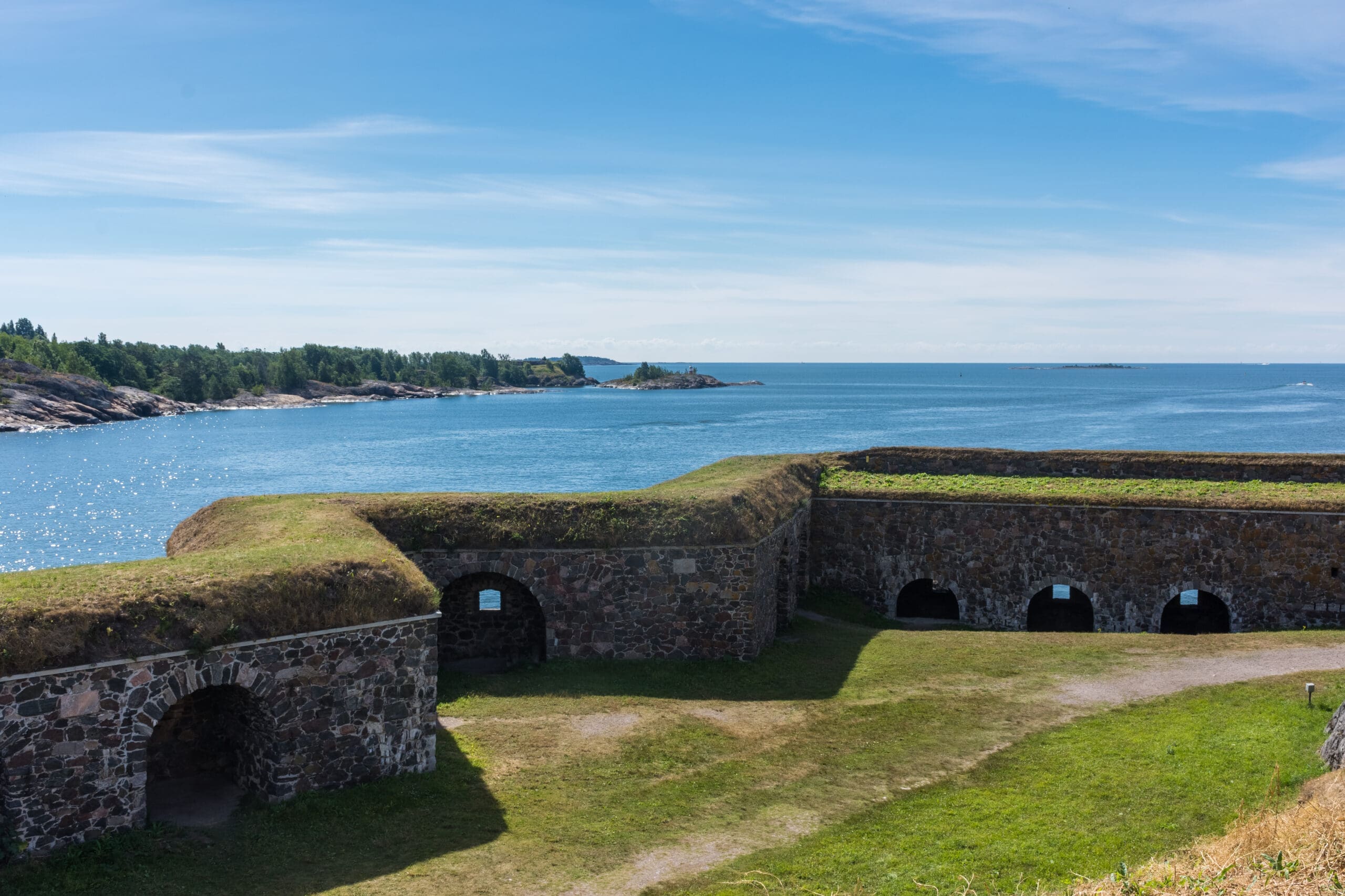 suomenlinna-fortification-walls-helsinki-finland